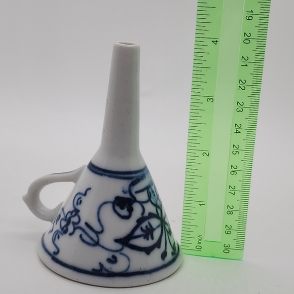 Antique White & Blue hand painted floral Porcelain Funnel with Handle, 4" Tall. - Picture 7 of 12